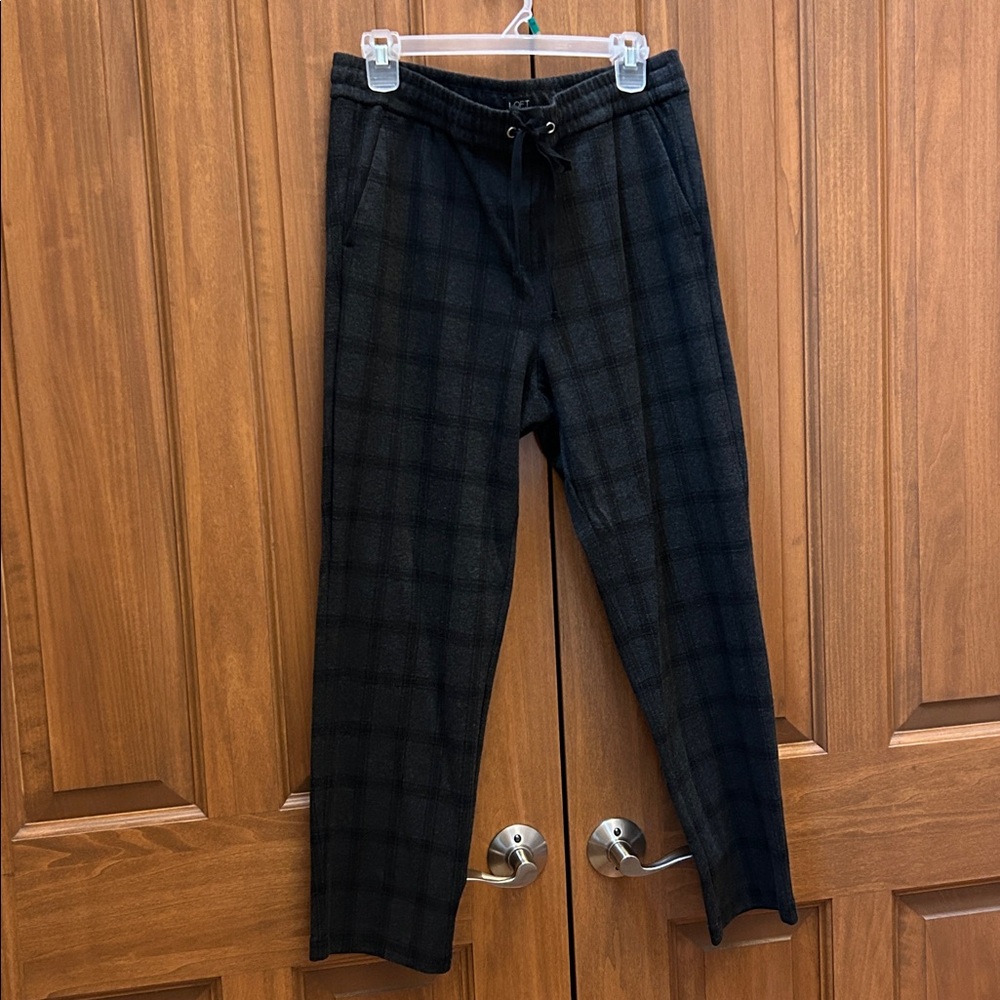 LOFT Charcoal Plaid Joggers size large